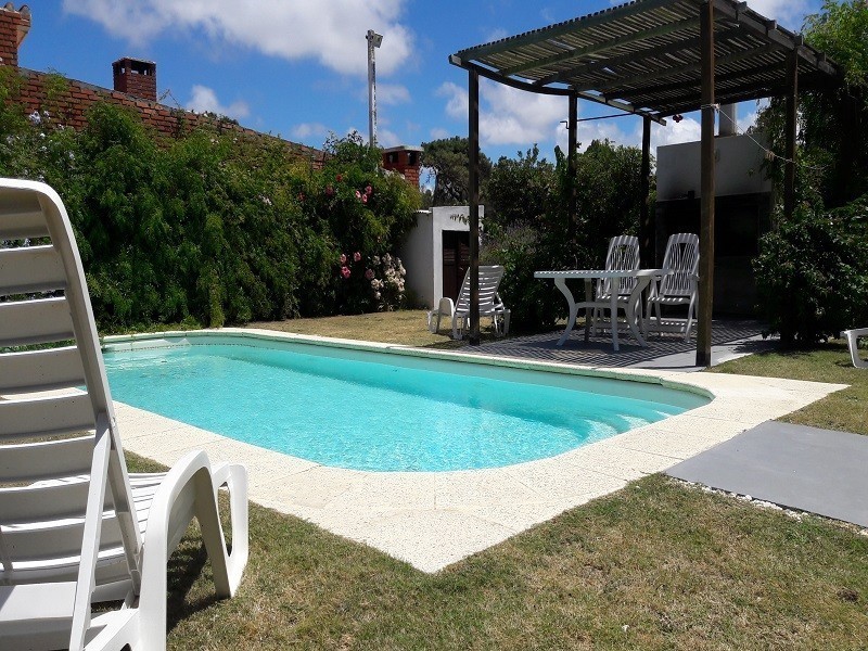 Casa en venta y alquiler en Balneario Buenos Aires